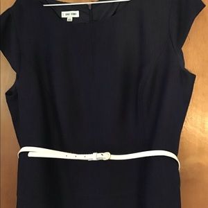 Jones Studio capped sleeve dresses